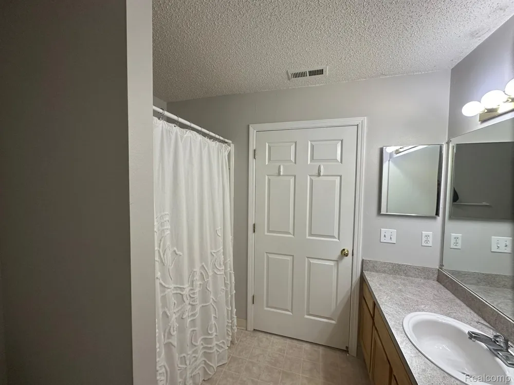 12101 PINEHURST LANE Grand Blanc Charter Township, MI 48439