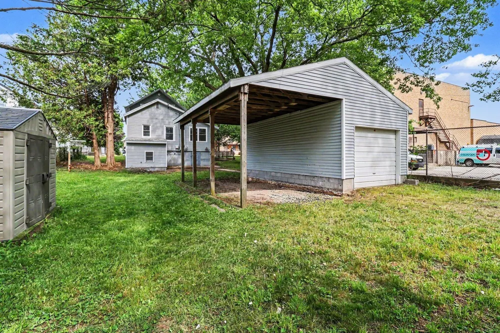 319 N Rowe Street Ludington City, MI 49431