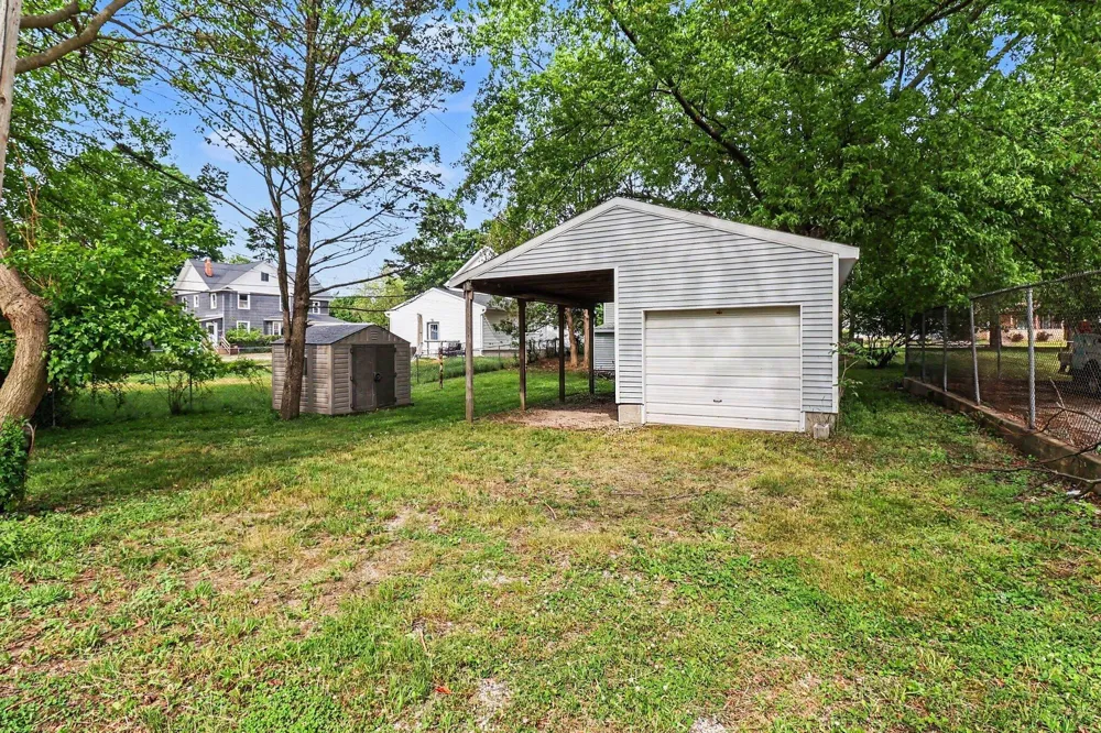 319 N Rowe Street Ludington City, MI 49431