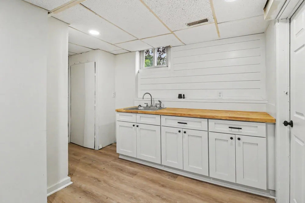 319 N Rowe Street Ludington City, MI 49431