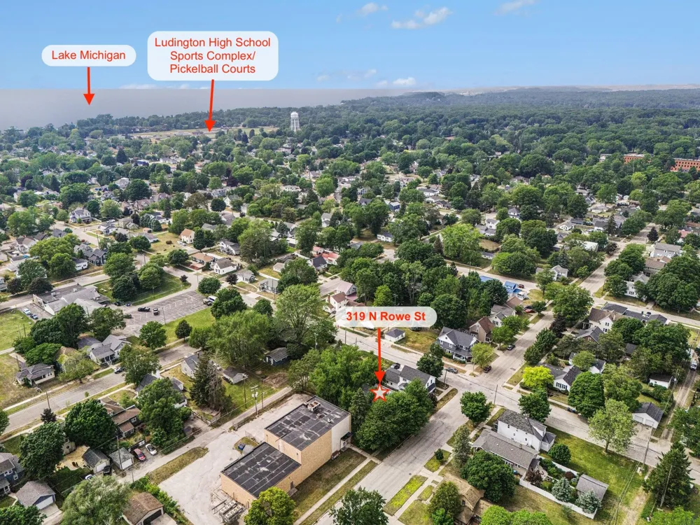 319 N Rowe Street Ludington City, MI 49431