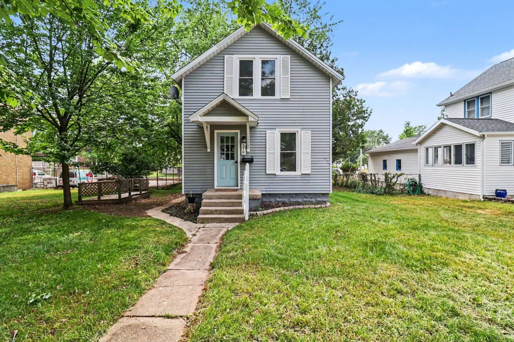 319 N Rowe Street Ludington City, MI 49431