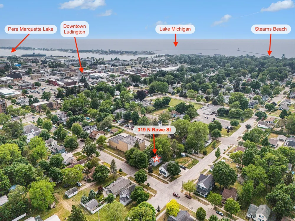 319 N Rowe Street Ludington City, MI 49431