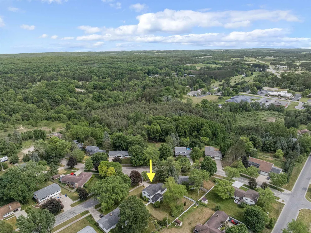 424 Crestview Place Cadillac City, MI 49601