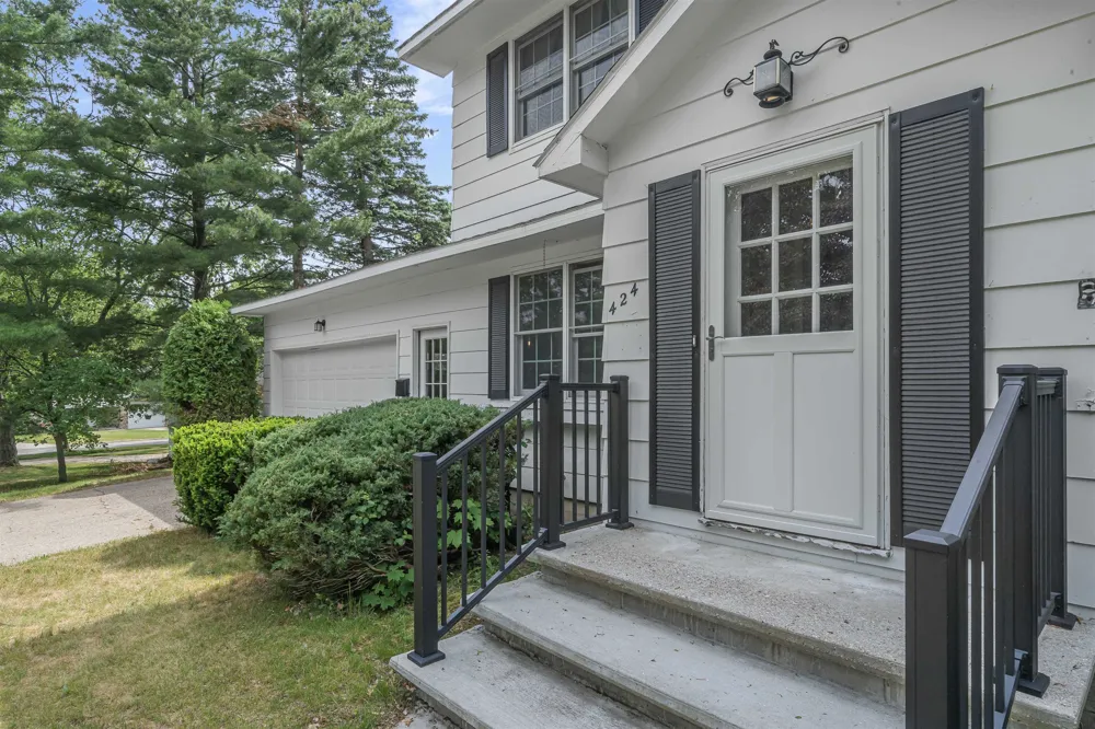 424 Crestview Place Cadillac City, MI 49601