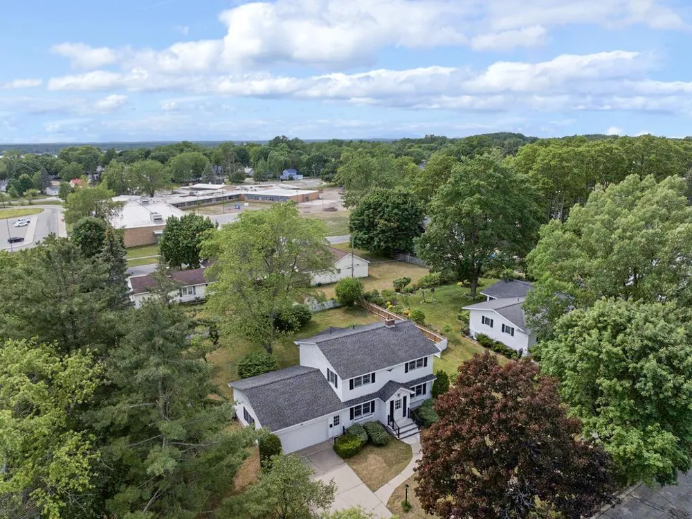 424 Crestview Place Cadillac City, MI 49601