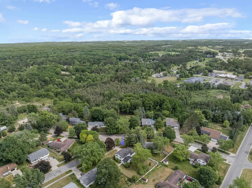424 Crestview Place Cadillac City, MI 49601