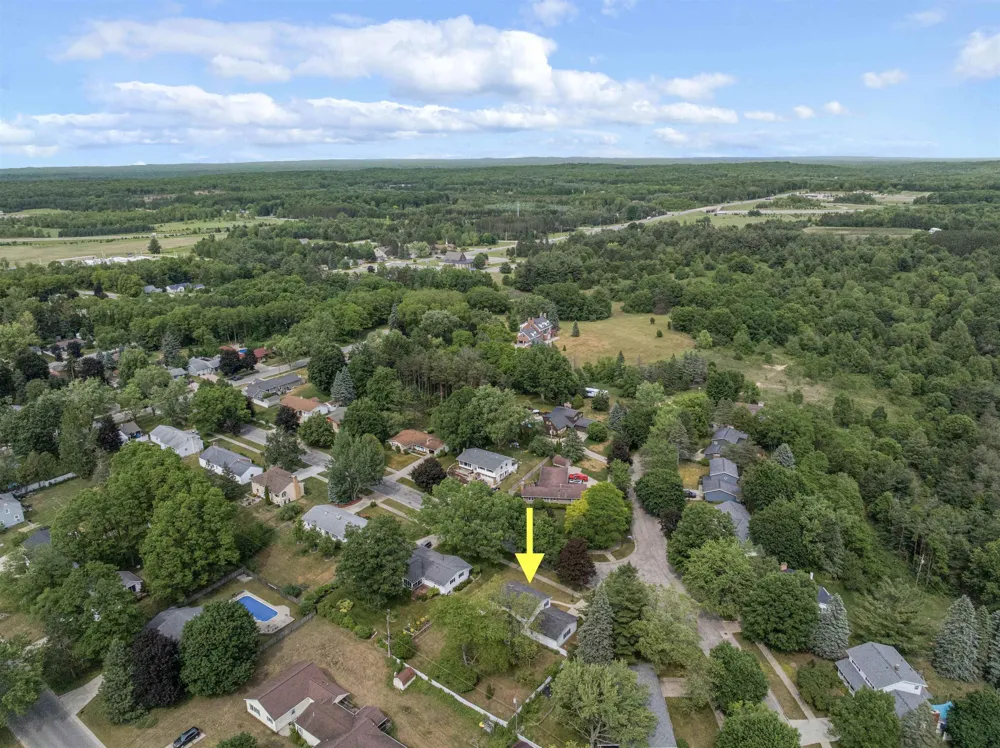 424 Crestview Place Cadillac City, MI 49601