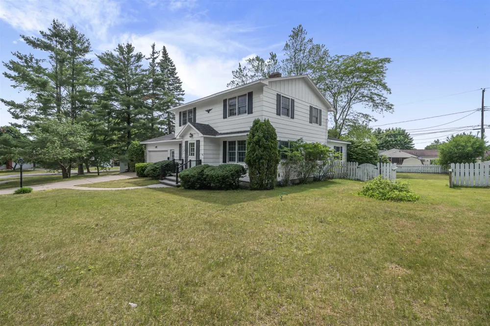 424 Crestview Place Cadillac City, MI 49601