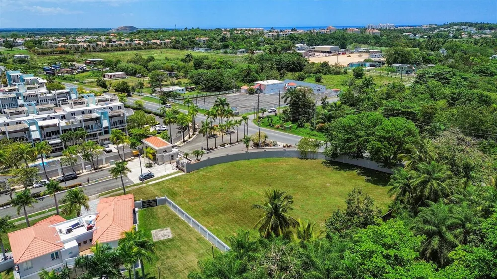 A-1 PASEO MADRID Vega Alta, PR 00692