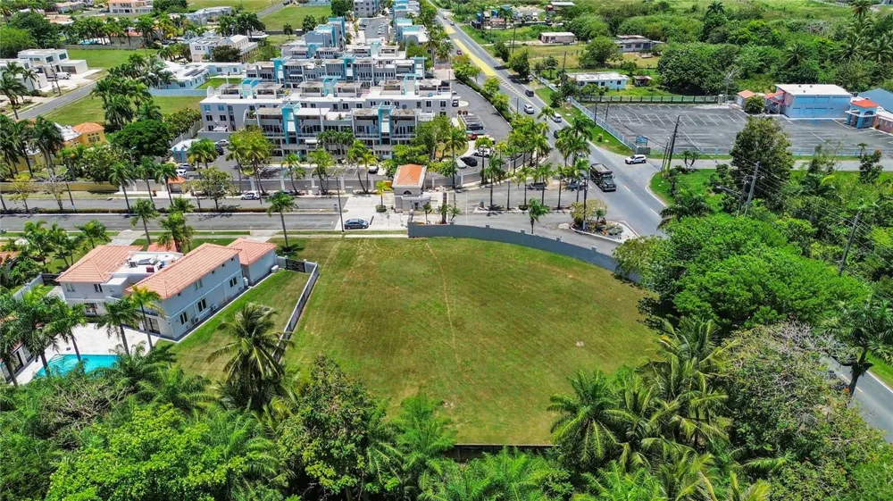 A-1 PASEO MADRID Vega Alta, PR 00692
