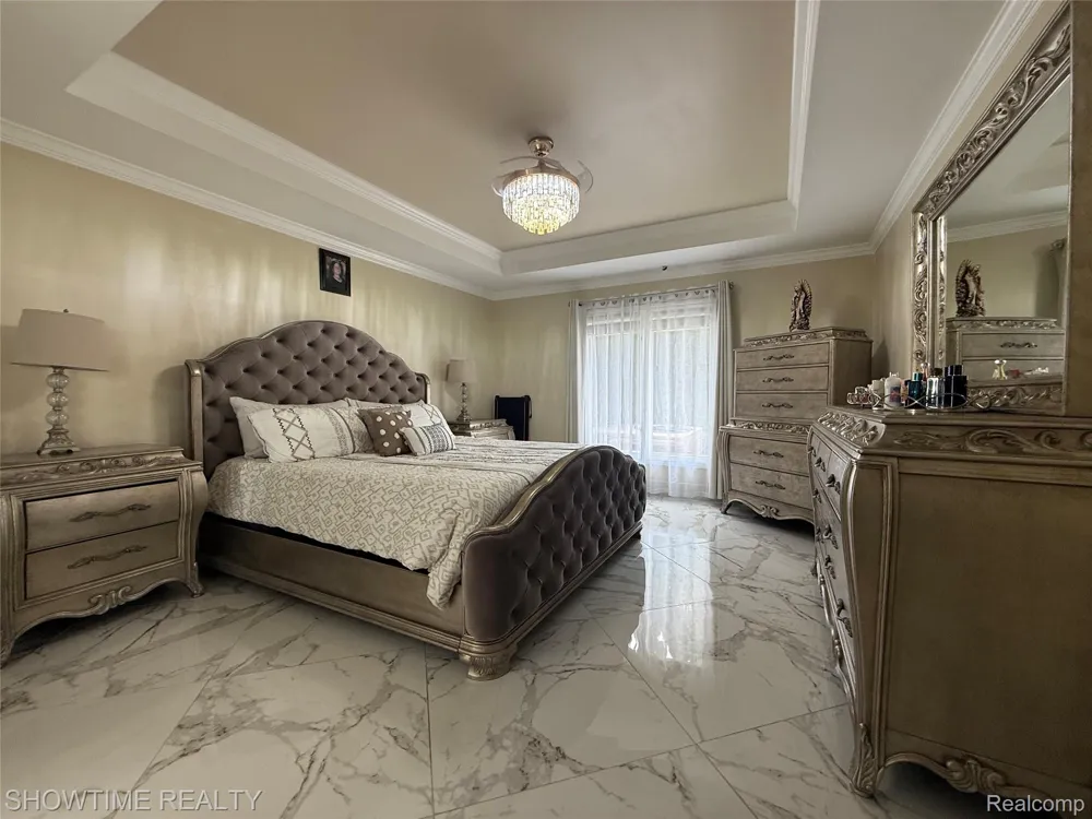 21523 Mackenzie Drive Macomb Township, MI 48044
