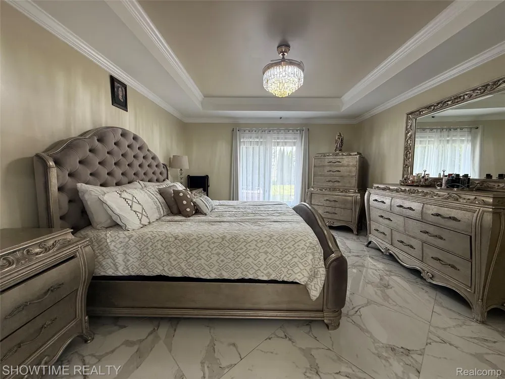 21523 Mackenzie Drive Macomb Township, MI 48044