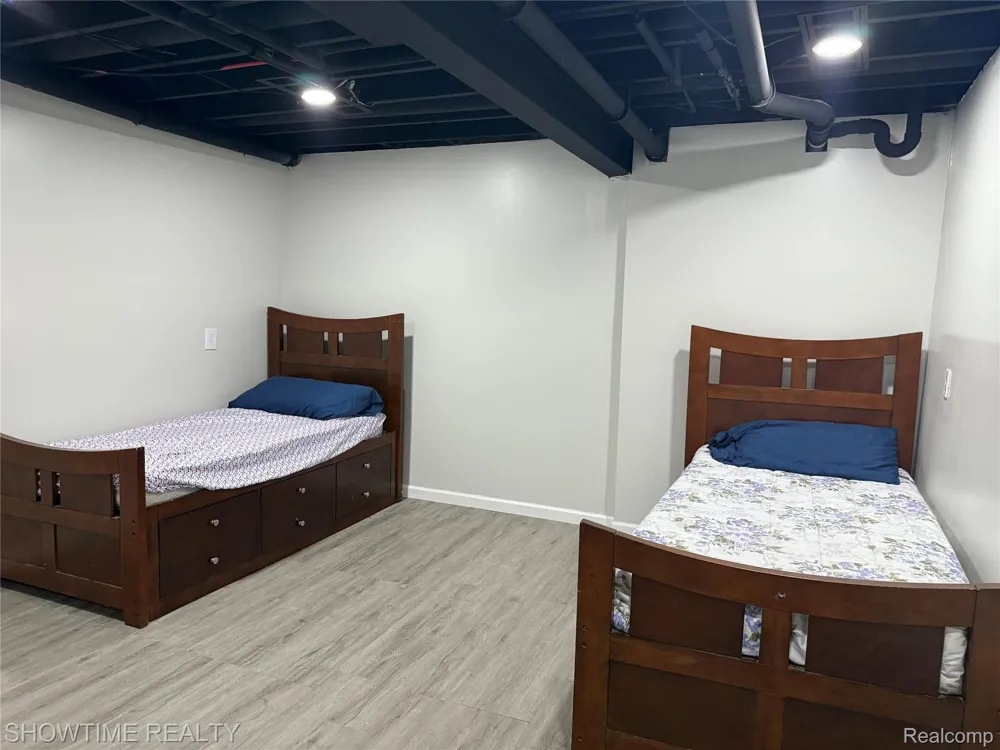 21523 Mackenzie Drive Macomb Township, MI 48044