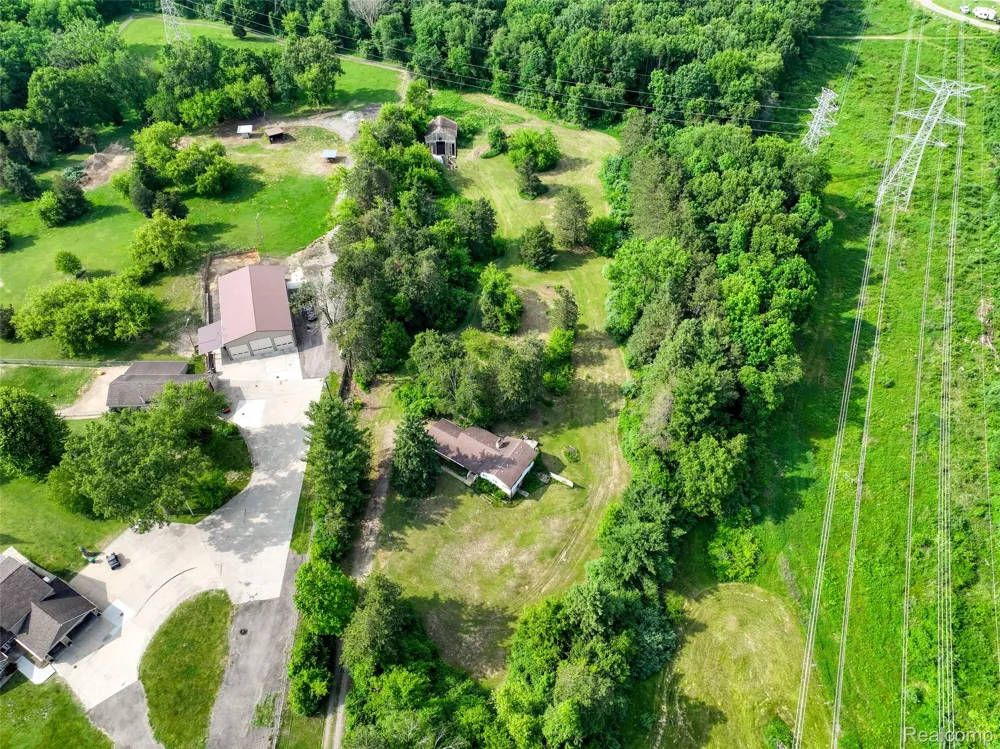 3020 Glengary Road Commerce Charter Township, MI 48382