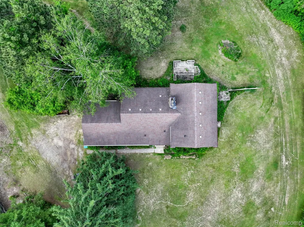 3020 Glengary Road Commerce Charter Township, MI 48382