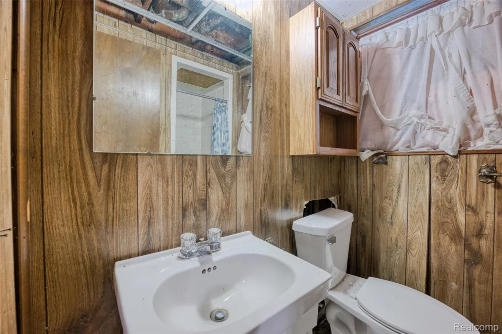 3020 Glengary Road Commerce Charter Township, MI 48382