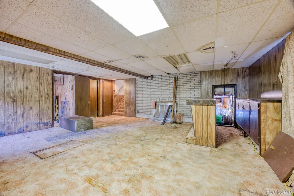 3020 Glengary Road Commerce Charter Township, MI 48382