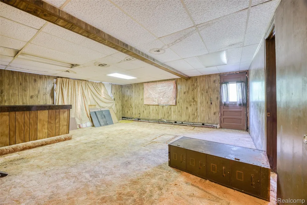 3020 Glengary Road Commerce Charter Township, MI 48382