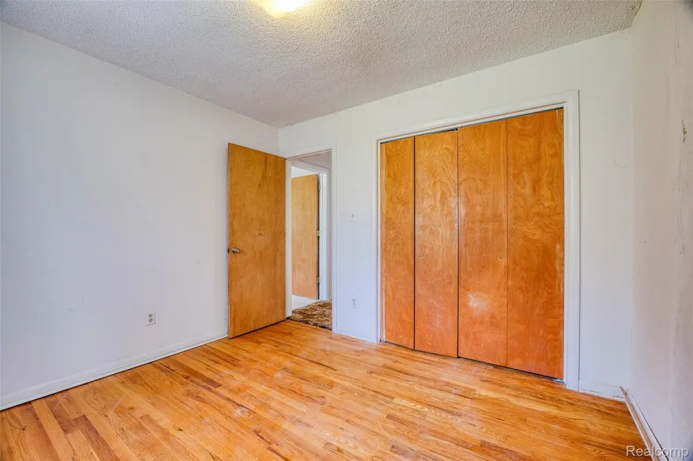 3020 Glengary Road Commerce Charter Township, MI 48382