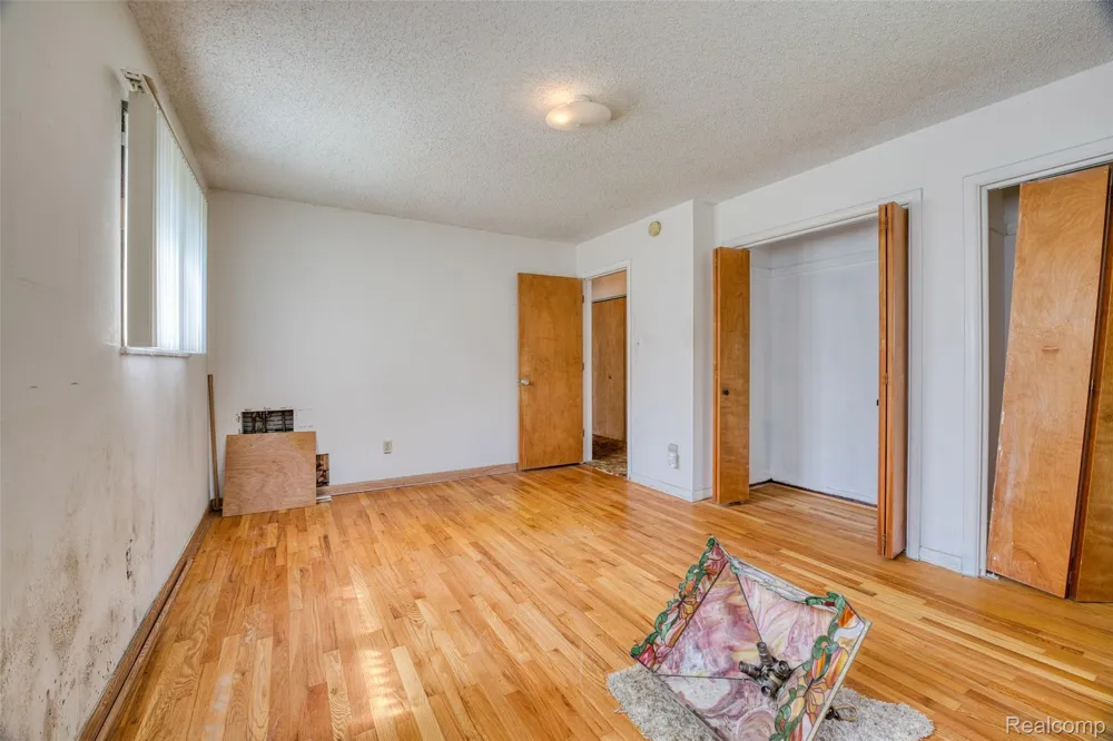 3020 Glengary Road Commerce Charter Township, MI 48382