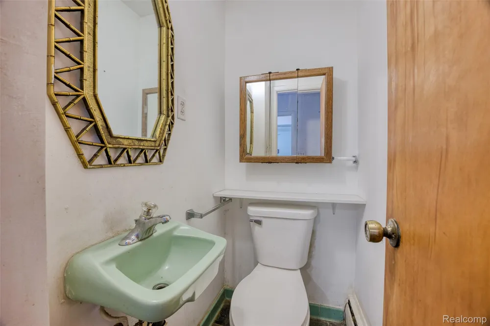 3020 Glengary Road Commerce Charter Township, MI 48382
