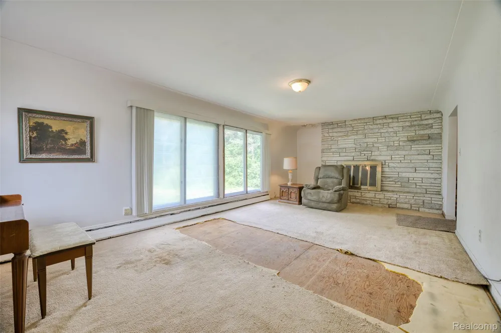 3020 Glengary Road Commerce Charter Township, MI 48382