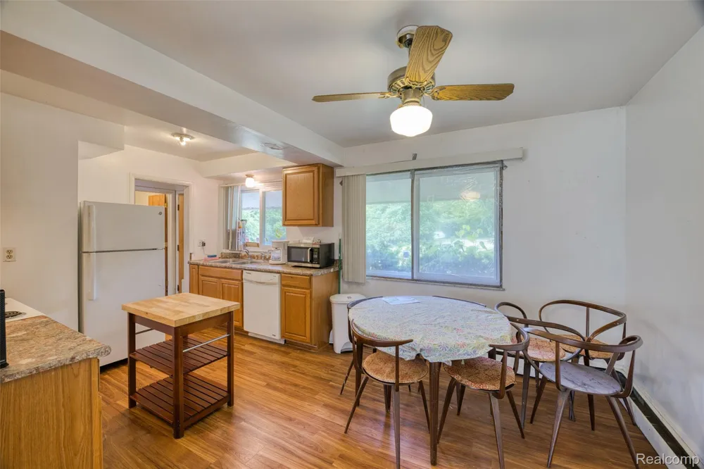 3020 Glengary Road Commerce Charter Township, MI 48382