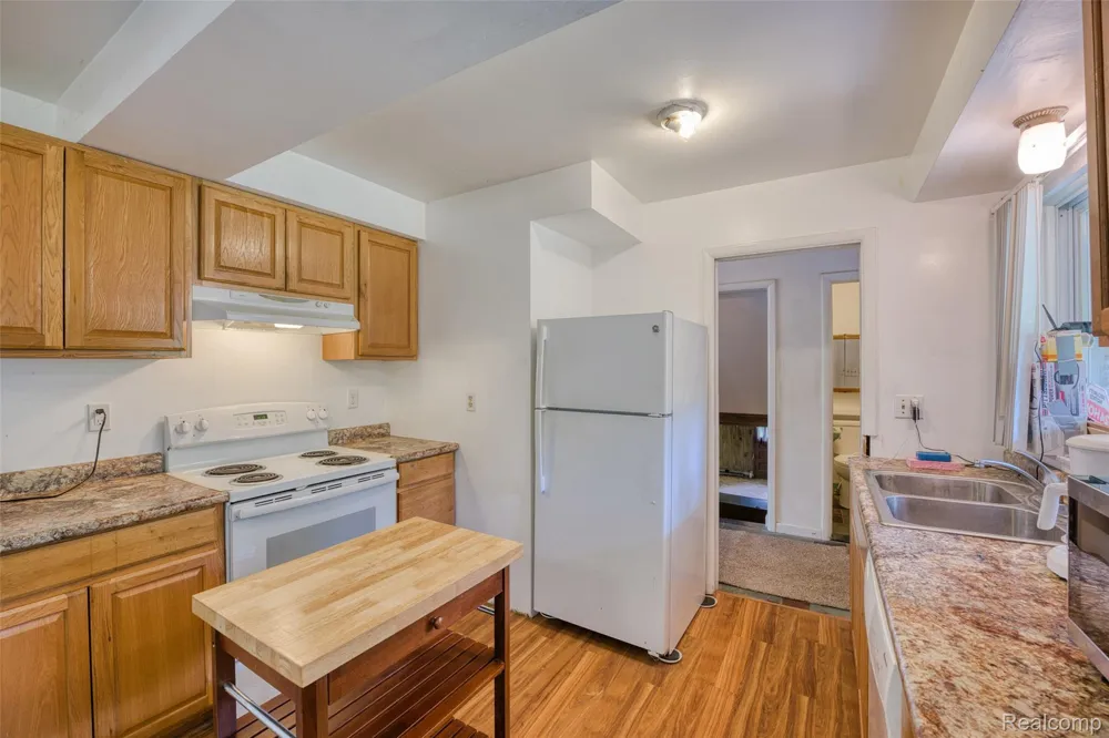 3020 Glengary Road Commerce Charter Township, MI 48382