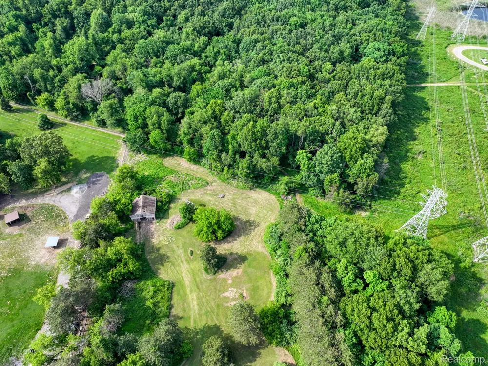 3020 Glengary Road Commerce Charter Township, MI 48382