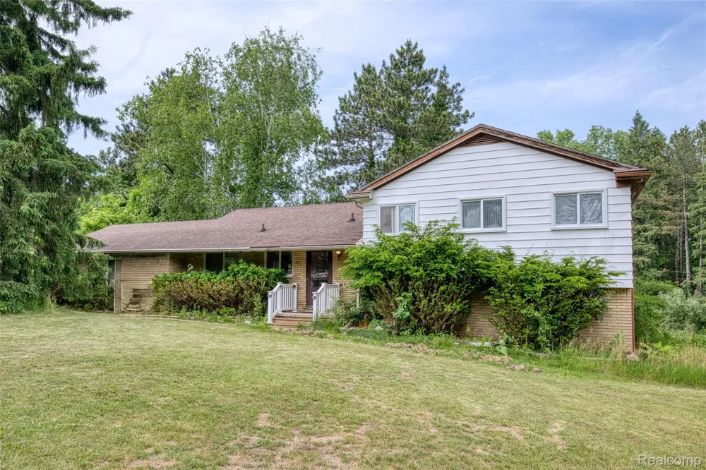 3020 Glengary Road Commerce Charter Township, MI 48382