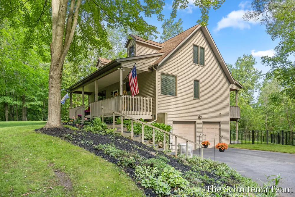 10155 Rogue Pond Drive NE Algoma Township, MI 49341