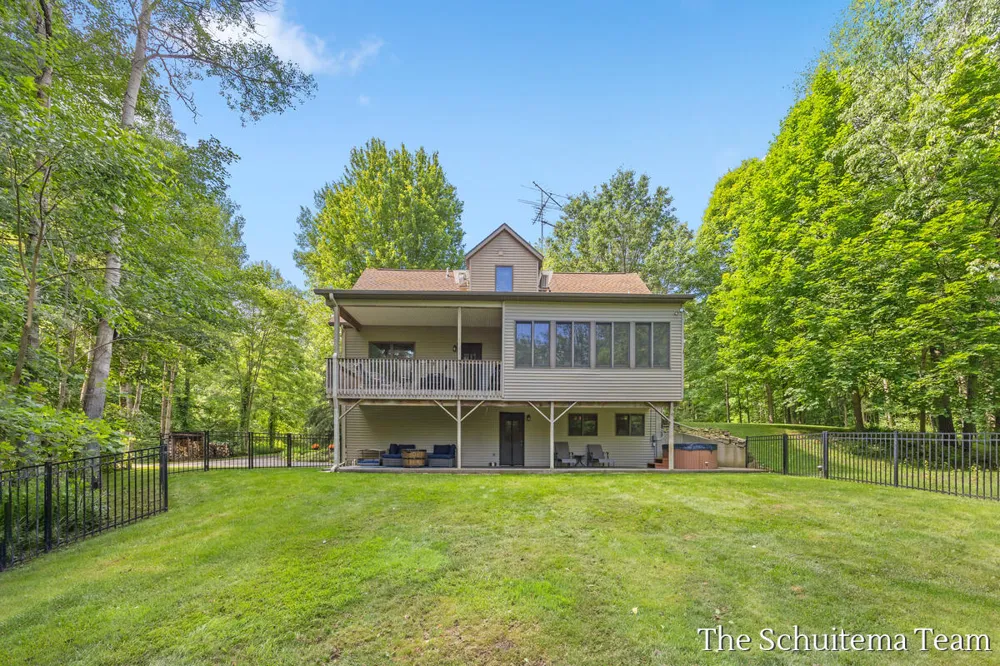 10155 Rogue Pond Drive NE Algoma Township, MI 49341