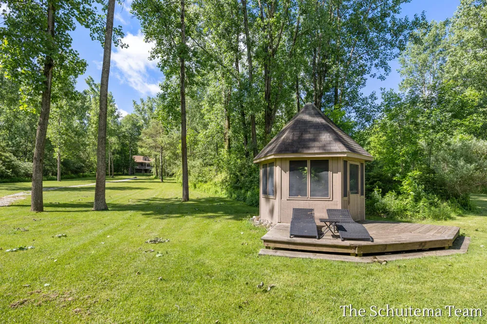 10155 Rogue Pond Drive NE Algoma Township, MI 49341