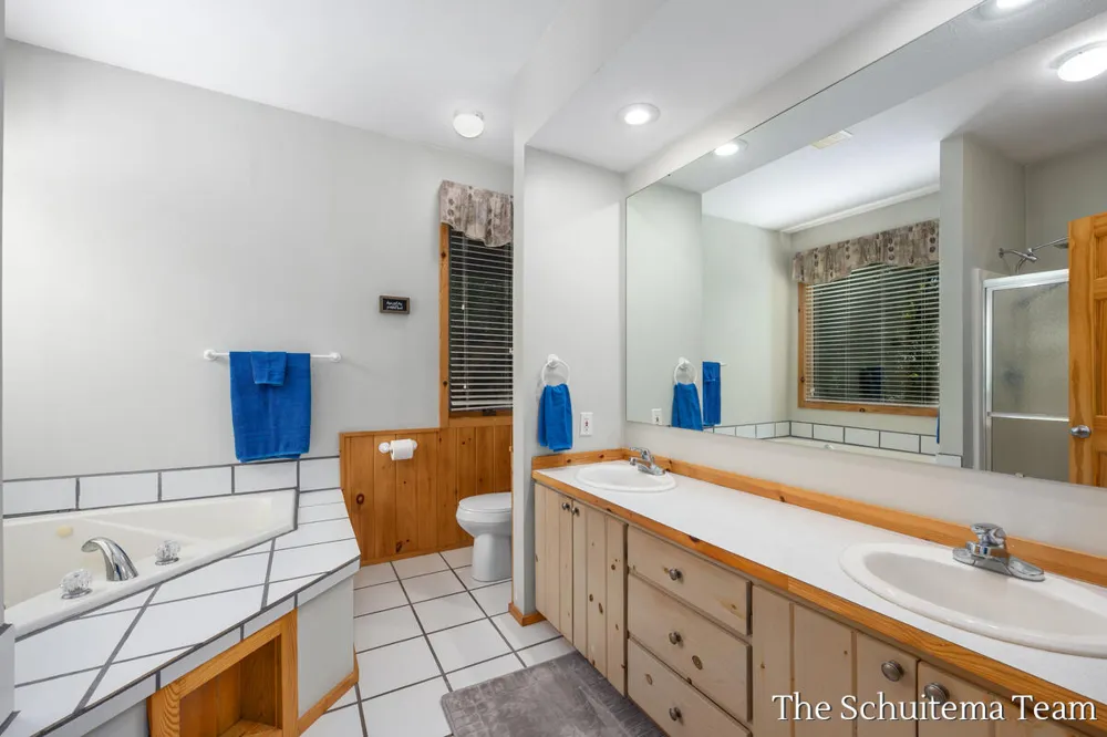 10155 Rogue Pond Drive NE Algoma Township, MI 49341