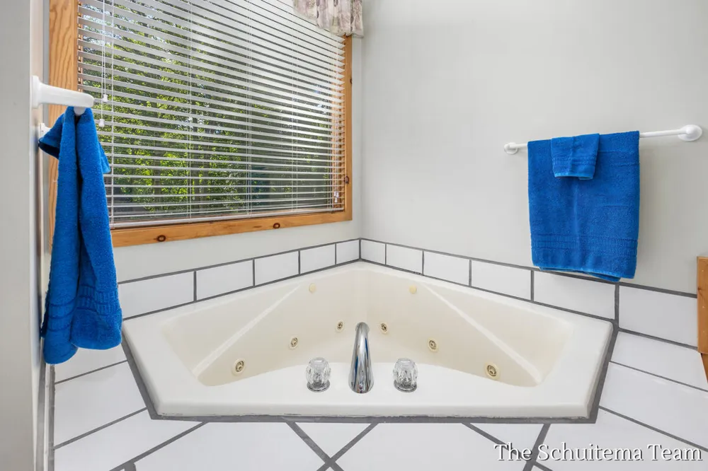 10155 Rogue Pond Drive NE Algoma Township, MI 49341