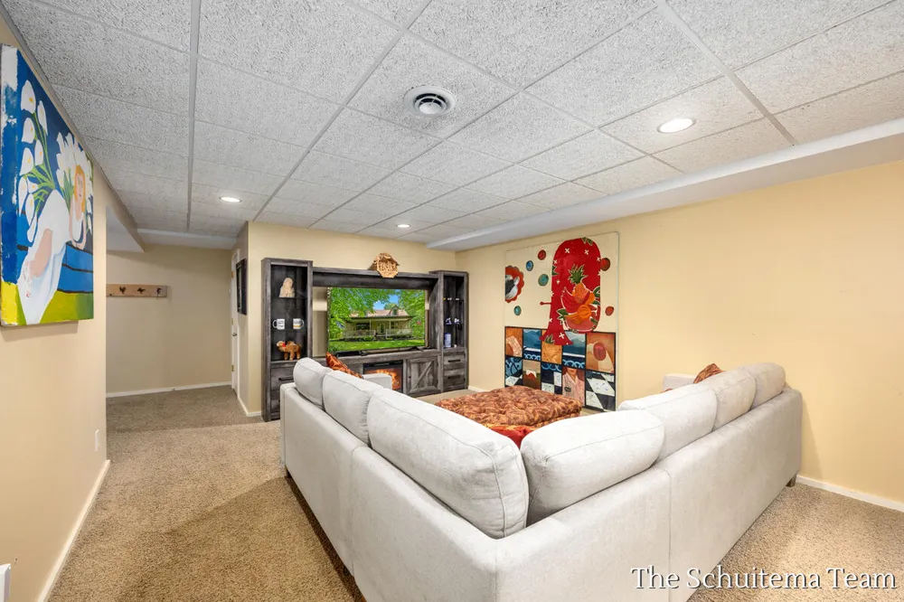 10155 Rogue Pond Drive NE Algoma Township, MI 49341