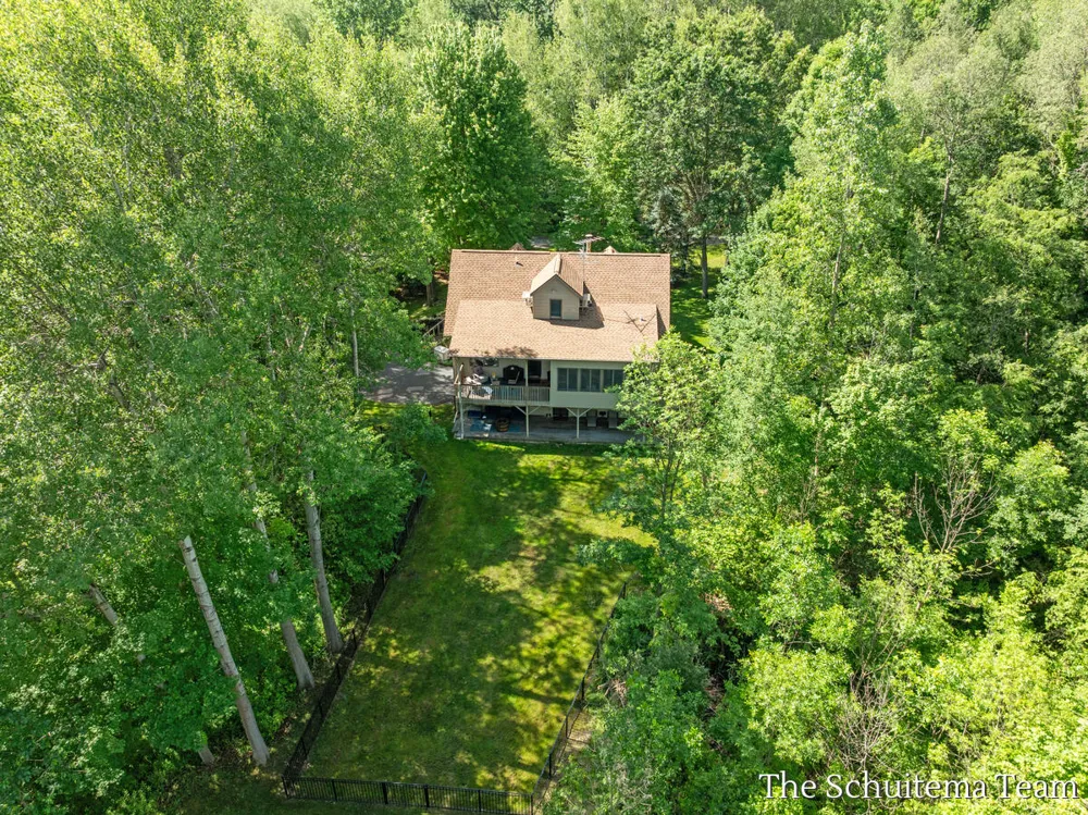 10155 Rogue Pond Drive NE Algoma Township, MI 49341