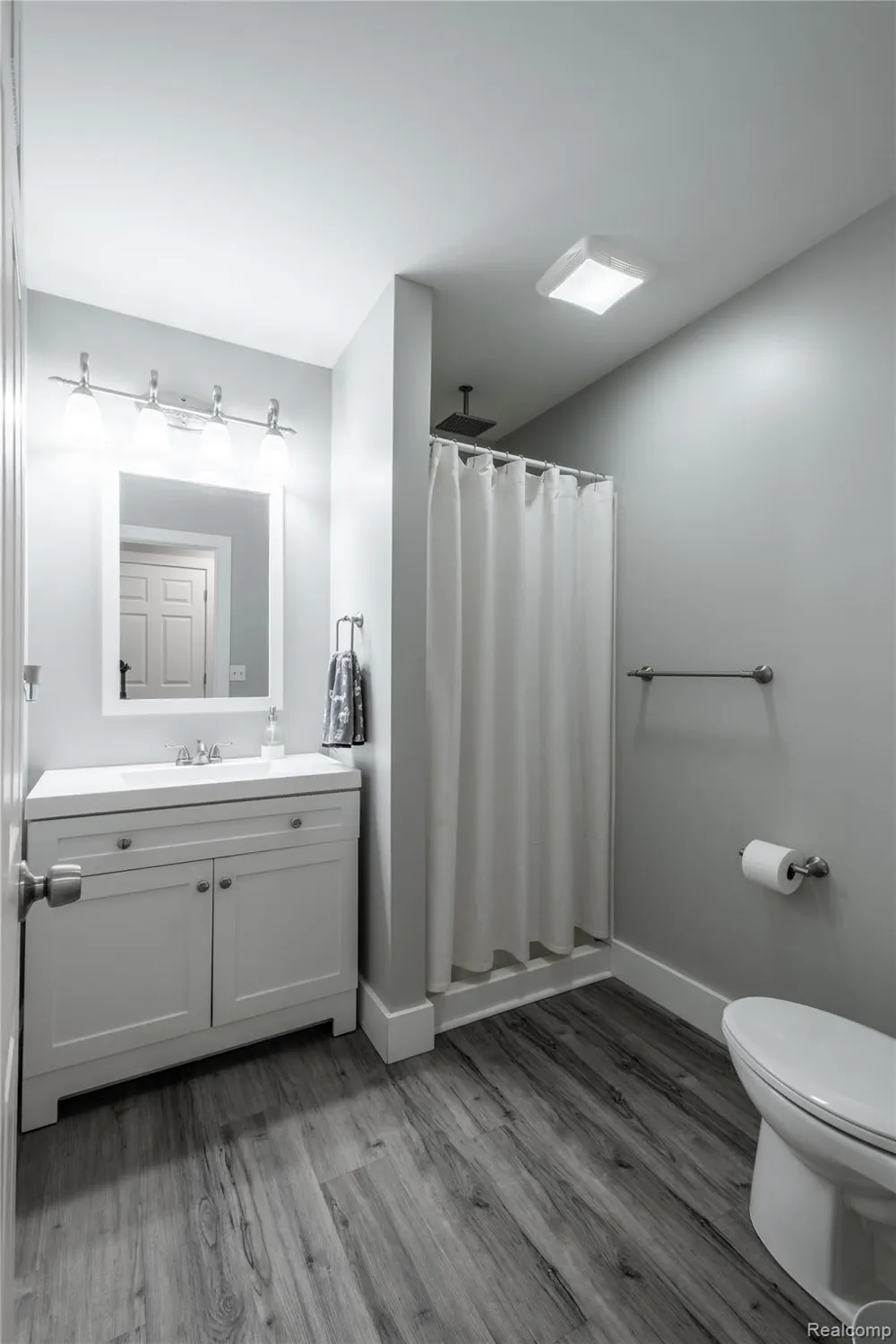 145 Whispering Pines Drive Fenton City, MI 48430