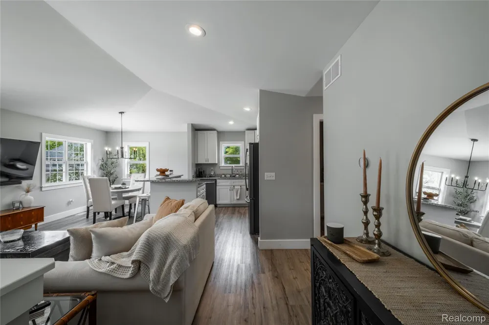 145 Whispering Pines Drive Fenton City, MI 48430