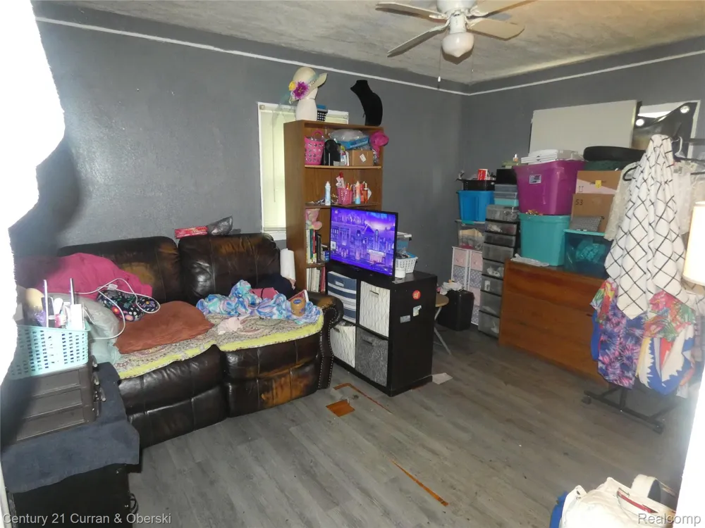 15401 Greydale Street Detroit City, MI 48223
