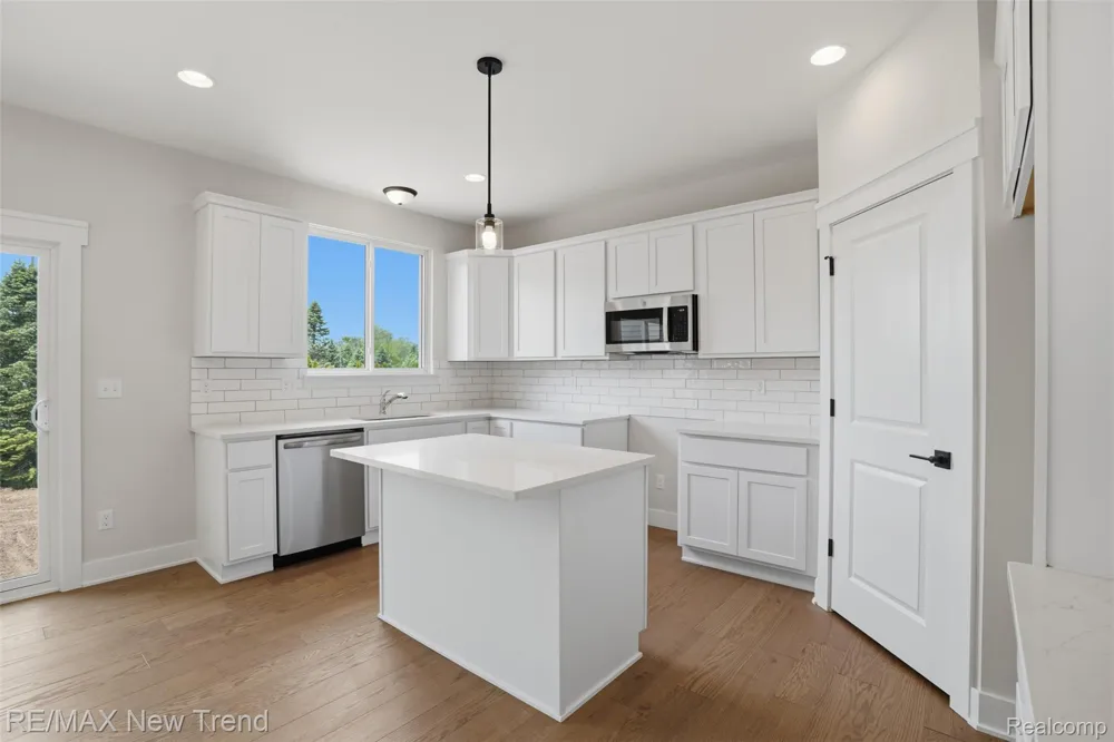 2100 Crested Butte Drive White Lake Charter Township, MI 48383