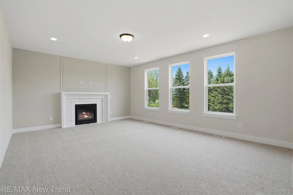 2100 Crested Butte Drive White Lake Charter Township, MI 48383
