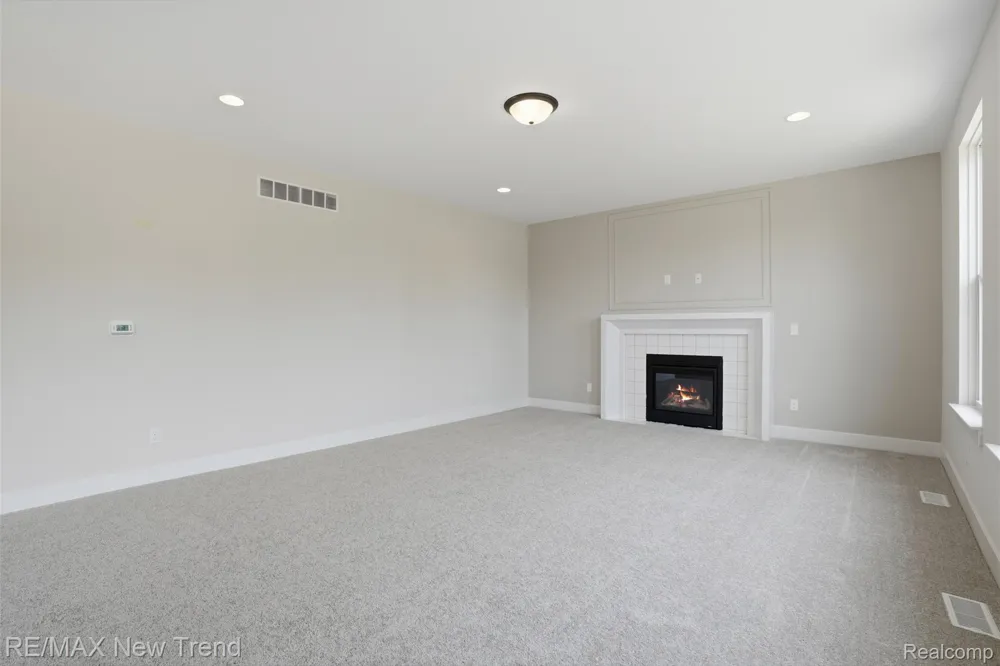 2100 Crested Butte Drive White Lake Charter Township, MI 48383