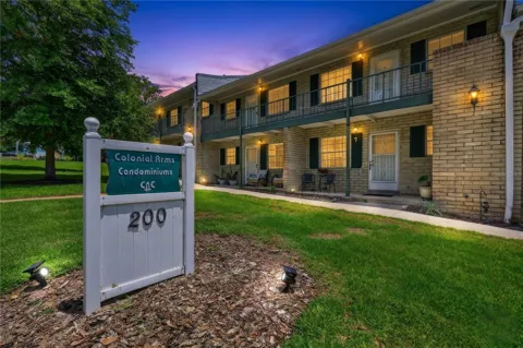 200 E 10TH AVENUE #8