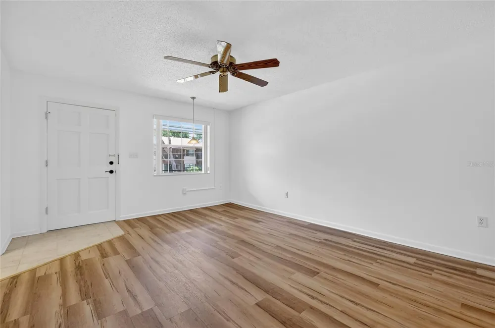 200 E 10TH AVENUE #8 Mount Dora, FL 32757