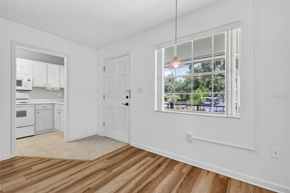 200 E 10TH AVENUE #8 Mount Dora, FL 32757