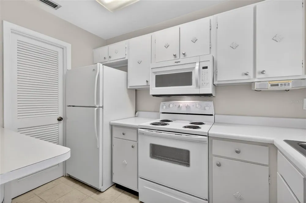 200 E 10TH AVENUE #8 Mount Dora, FL 32757