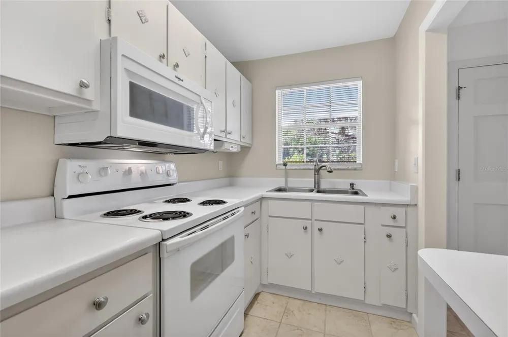 200 E 10TH AVENUE #8 Mount Dora, FL 32757