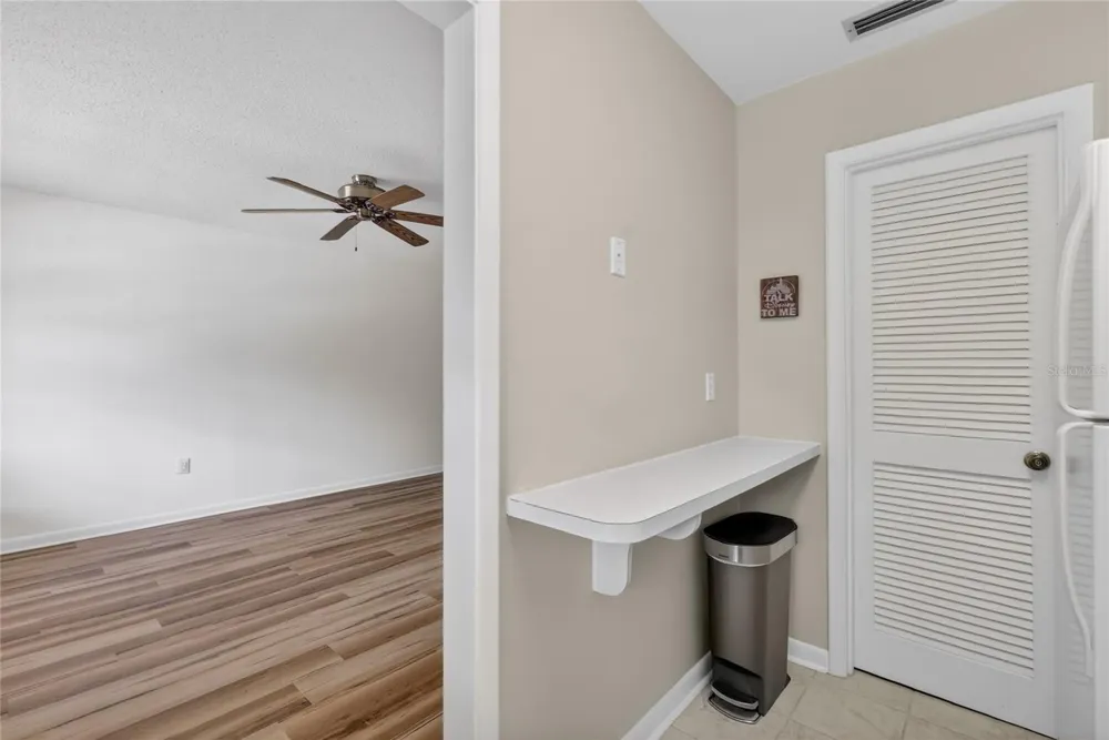 200 E 10TH AVENUE #8 Mount Dora, FL 32757